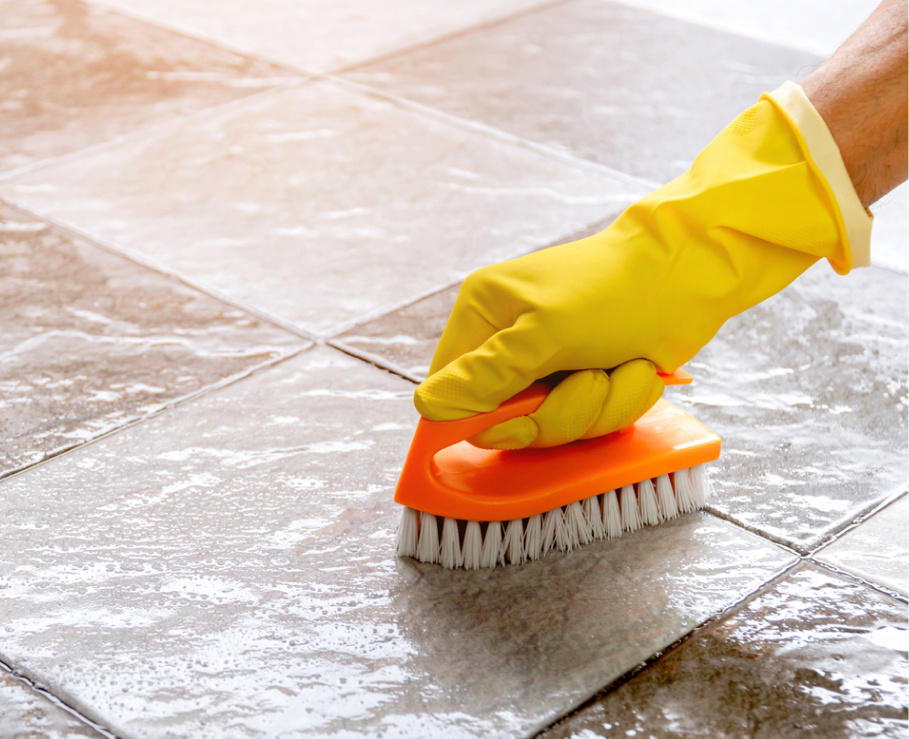 Как отмыть плитку после ремонта: что использовать, чтобы отмыть надёжно - фото 1
