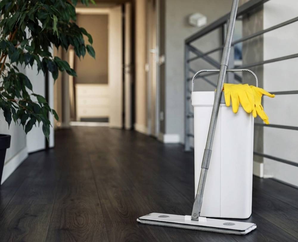 Как правильно мыть пол - Фото: lylcleaning.ca